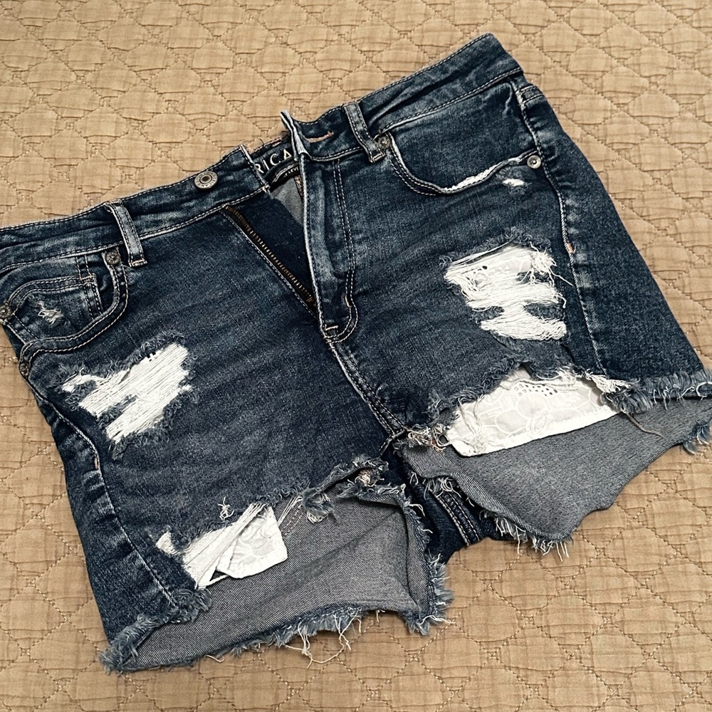 American eagle short shorts, stretchy, with floral pocket design, size 6
